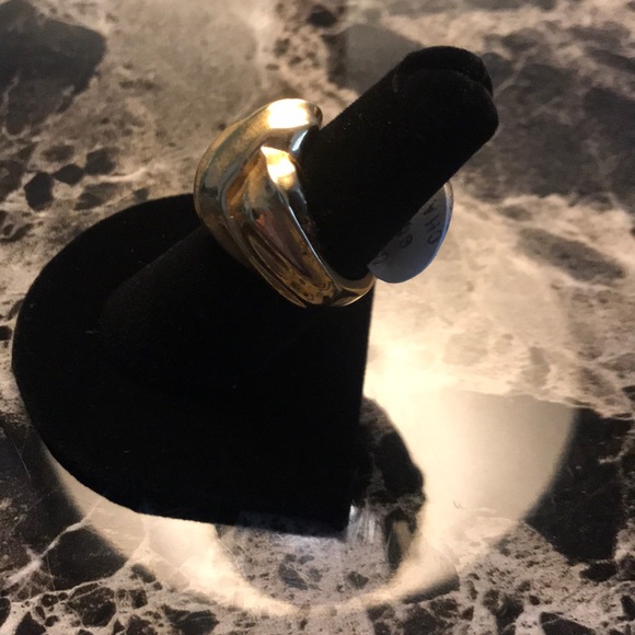 Gold Ring Size 7 - Picture 2 of 4